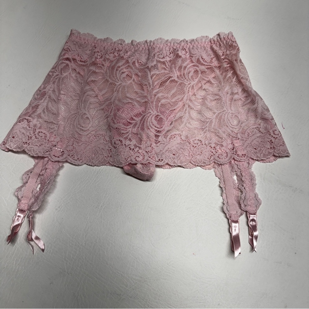 NWT Y2K Victoria's Secret Pink Lace Skirted Thong Removable Garter Straps, S - Picture 3 of 9